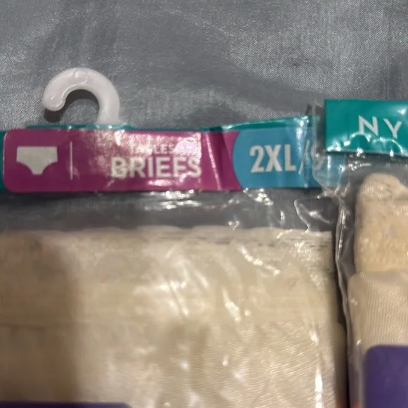 Hanes Nylon briefs - Picture 2 of 4